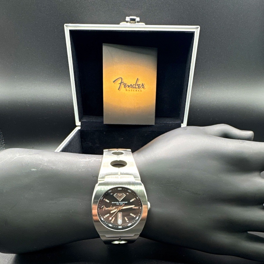 Fender 60 Diamond Anniversary Quartz Watch Black Dial SS Bracelet 50m Box Manual